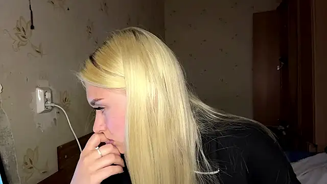 Sophia Blonde online show from May 27, 3:31 pm
