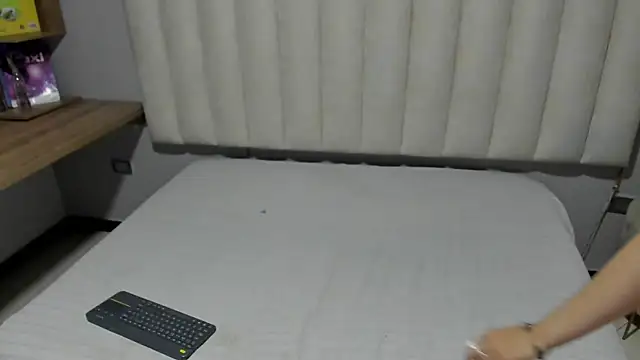 Sophia Gloss online show from April 21, 3:13 am