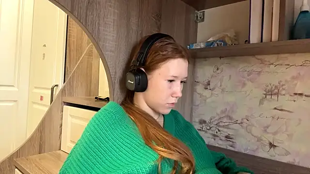 KiraNice1 online show from April 12, 10:40 am