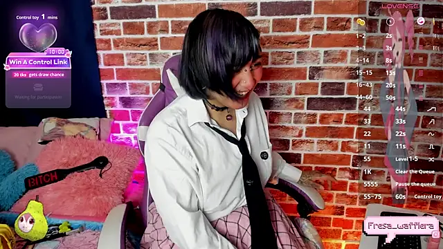 fresa Wafflera online show from April 18, 7:58 pm