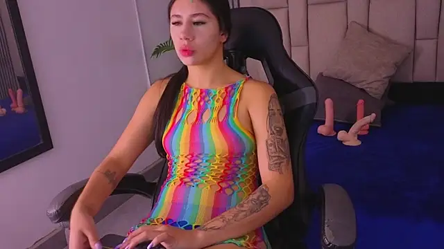 karamoss online show from April 18, 7:58 pm