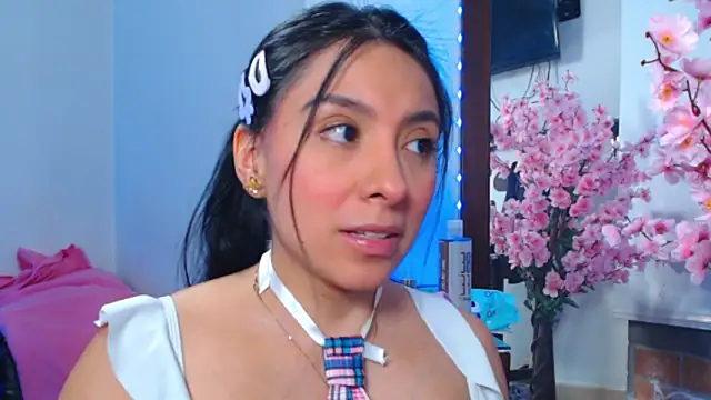 mila gomez  online show from April 11, 6:30 am