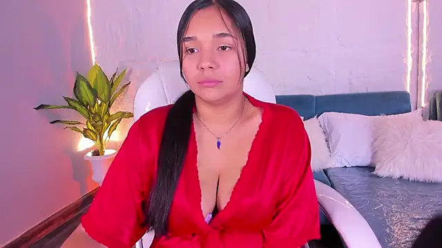 MiaDancen online show from April 6, 8:10 pm