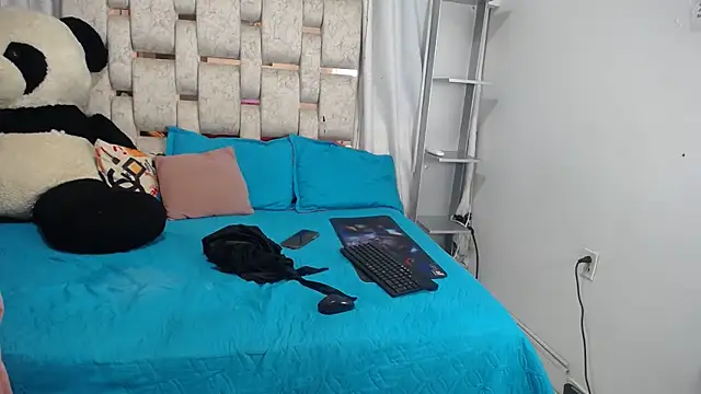 SELF DESTRUCCIONN online show from April 17, 1:46 pm