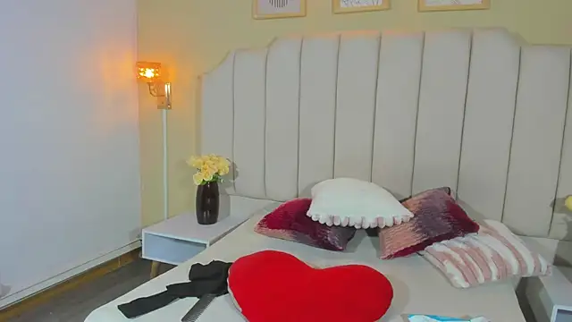 Sara Hanks online show from April 11, 2:21 pm