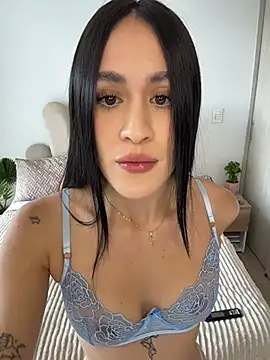 SerenaFox  online show from April 13, 8:20 pm