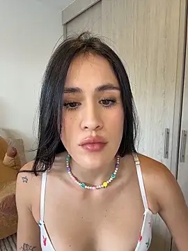 SerenaFox  online show from April 16, 9:39 pm