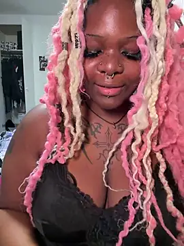 Nyla xox online show from April 4, 10:30 pm