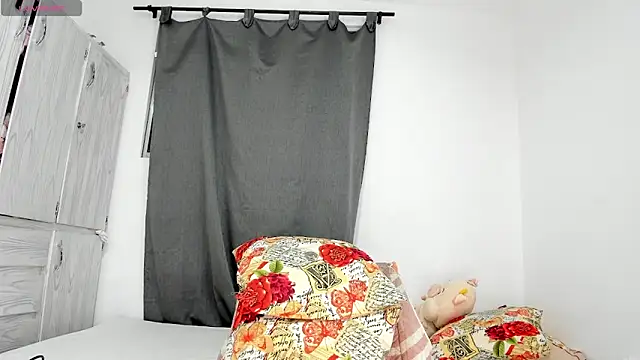 Alexandrasaenz23 online show from April 16, 2:34 am