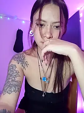 AuroraaMoonn online show from March 29, 2:32 am