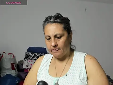 Merlyna Goldenss online show from April 17, 12:57 am