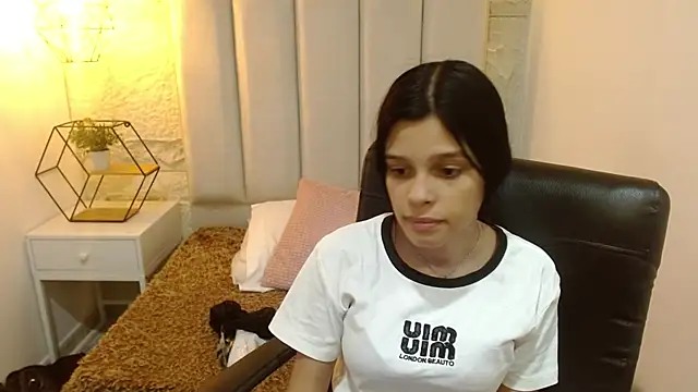 mia velvetk online show from April 9, 7:41 pm