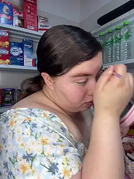 kitty  pinnk online show from April 2, 7:55 pm