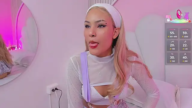 mia  poppy online show from April 17, 3:19 am