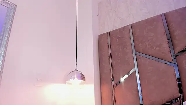 Noah perez  online show from April 17, 9:50 pm