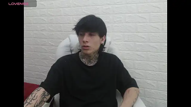 naty 18 online show from April 2, 6:00 am