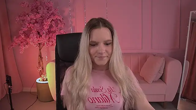 SherriButlers online show from April 18, 9:12 am