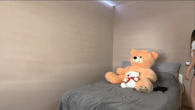 SondraLongest online show from April 7, 8:16 am