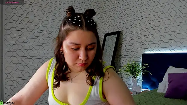 Maya Raay online show from April 19, 1:05 am