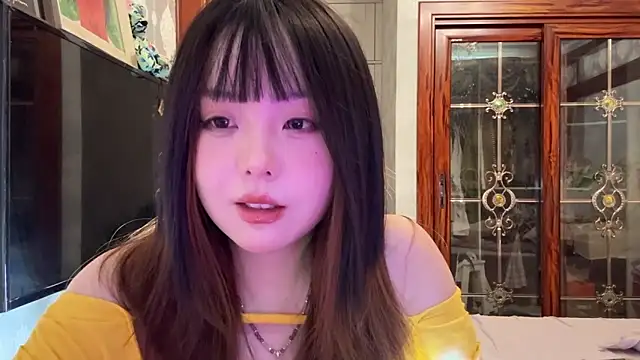 thelittlexx online show from April 18, 8:06 am