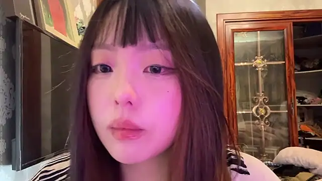 thelittlexx online show from April 17, 7:43 am