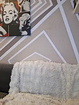 SlimBellaOfficial online show from March 31, 7:03 pm