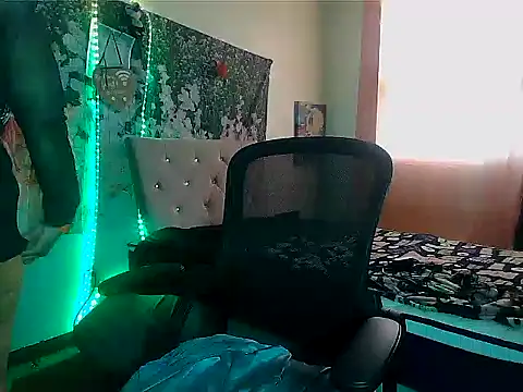 Fetishjoiqueen online show from April 3, 9:13 pm