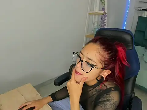 Sara Red X online show from April 9, 6:19 am