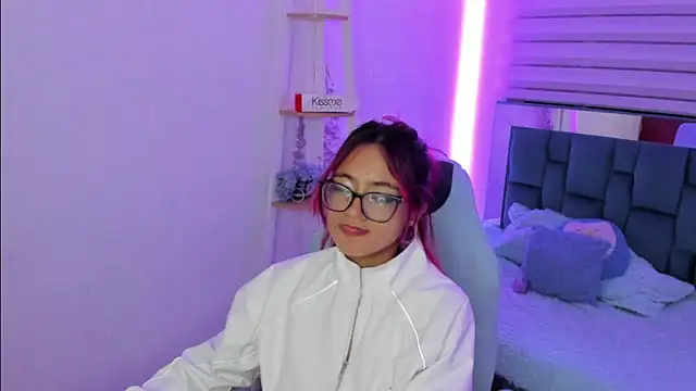 Sara Red X online show from June 2, 3:18 am