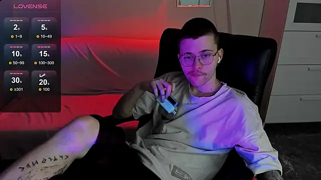 Thomas Norton online show from April 17, 8:55 pm