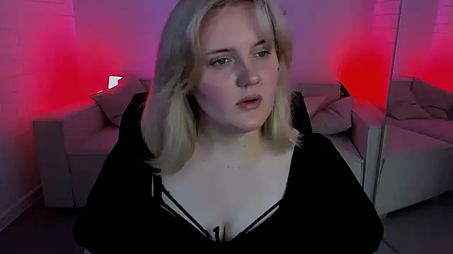 KathyBriggs online show from April 4, 5:39 am