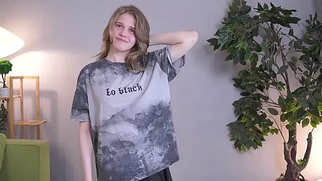 JosefaDonelan online show from April 7, 7:21 am