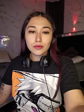 Sarah Bloom online show from April 11, 1:44 am