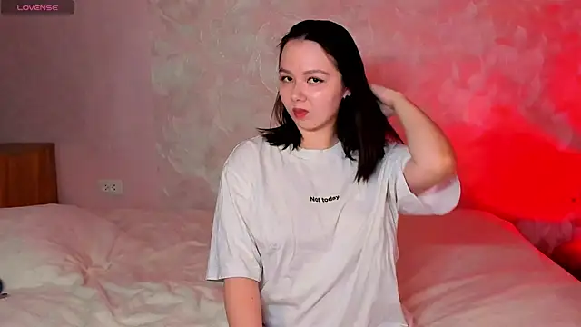 miss teasee online show from April 16, 10:04 am