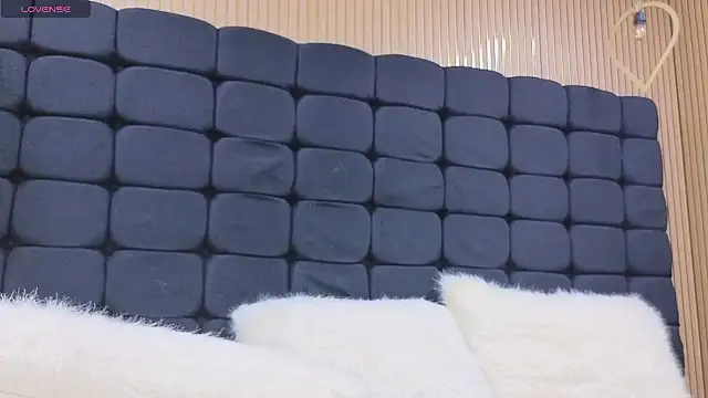 messy-saray online show from April 13, 5:58 pm