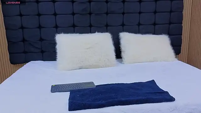 messy-saray online show from April 20, 1:58 pm