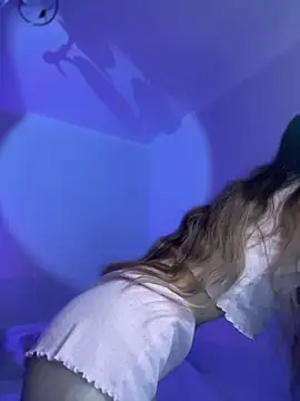 AvaTayloor online show from April 16, 1:55 pm