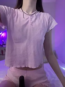 AvaTayloor online show from April 17, 2:30 pm