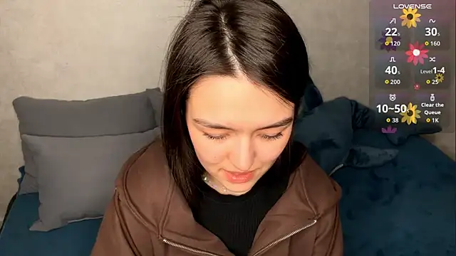 lilysolar online show from April 4, 6:29 pm