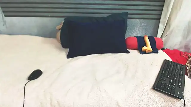 kinkynaghty online show from April 14, 6:46 am