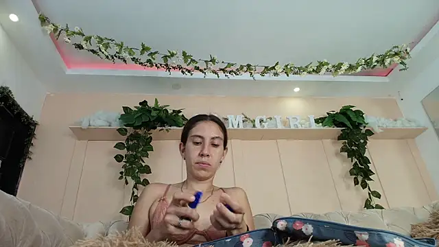alix rada online show from June 3, 8:14 pm