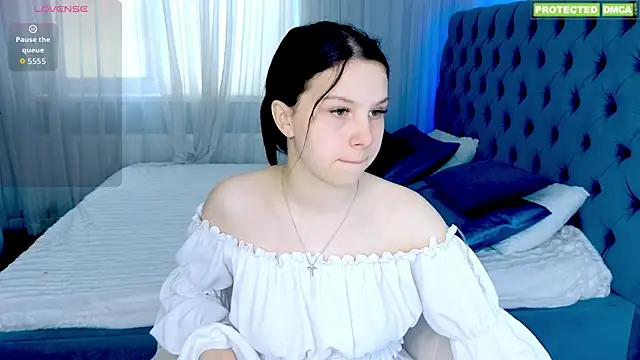 DarkAdelina online show from April 17, 9:44 am