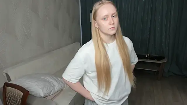 VestaBowmer online show from April 17, 7:10 am