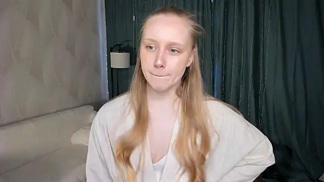 VestaBowmer online show from April 6, 7:42 am