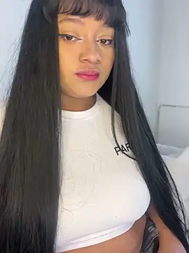 Saraa M online show from April 18, 5:26 pm