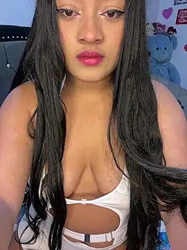 Saraa M online show from April 11, 9:29 pm