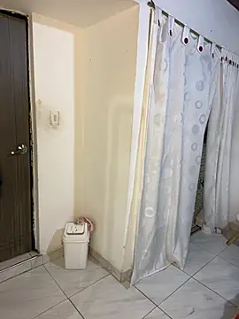 Saraa M online show from April 15, 1:06 am