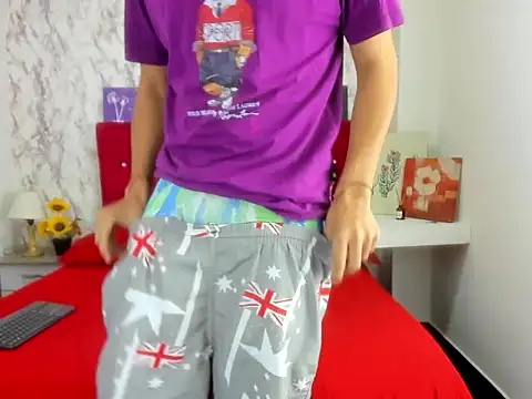 Alejandra and James  online show from April 17, 11:12 am