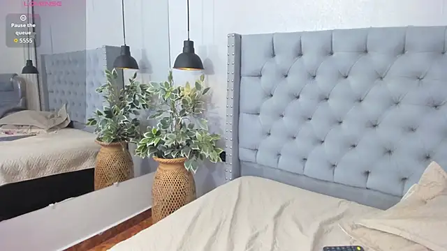 ivy leee online show from April 7, 8:11 pm