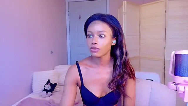 Amber Fae online show from April 19, 12:10 am